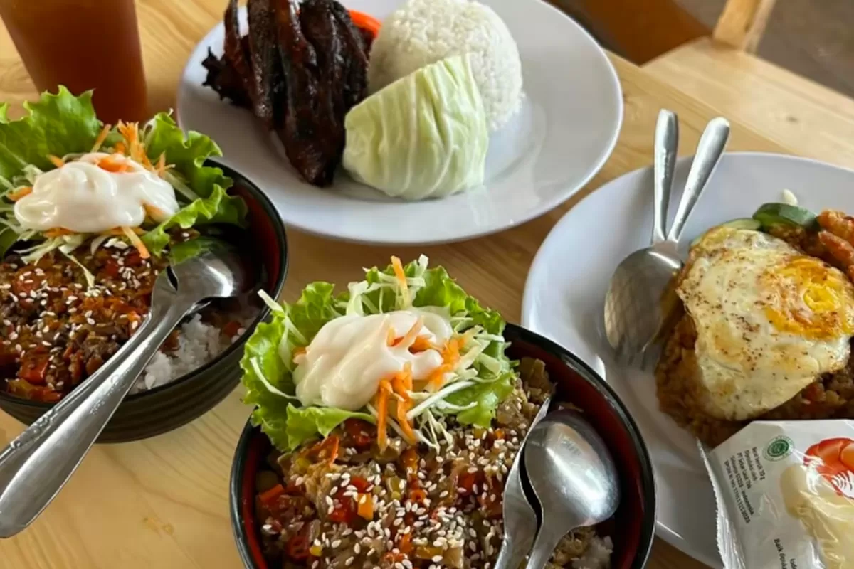 Ayam Gendhis Mahkota: Rasa yang Menggigit di Setiap Suapan